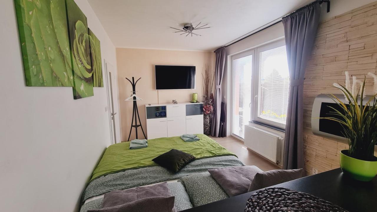 Bastien Studio Near Airport Praha Eksteriør bilde