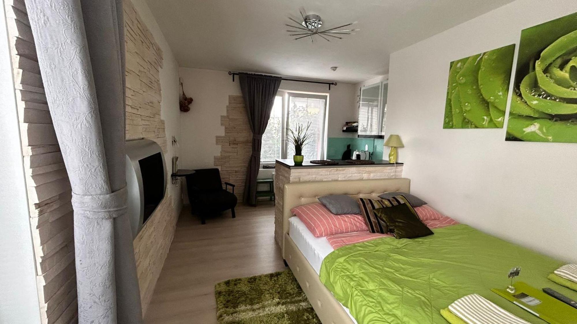 Bastien Studio Near Airport Praha Eksteriør bilde