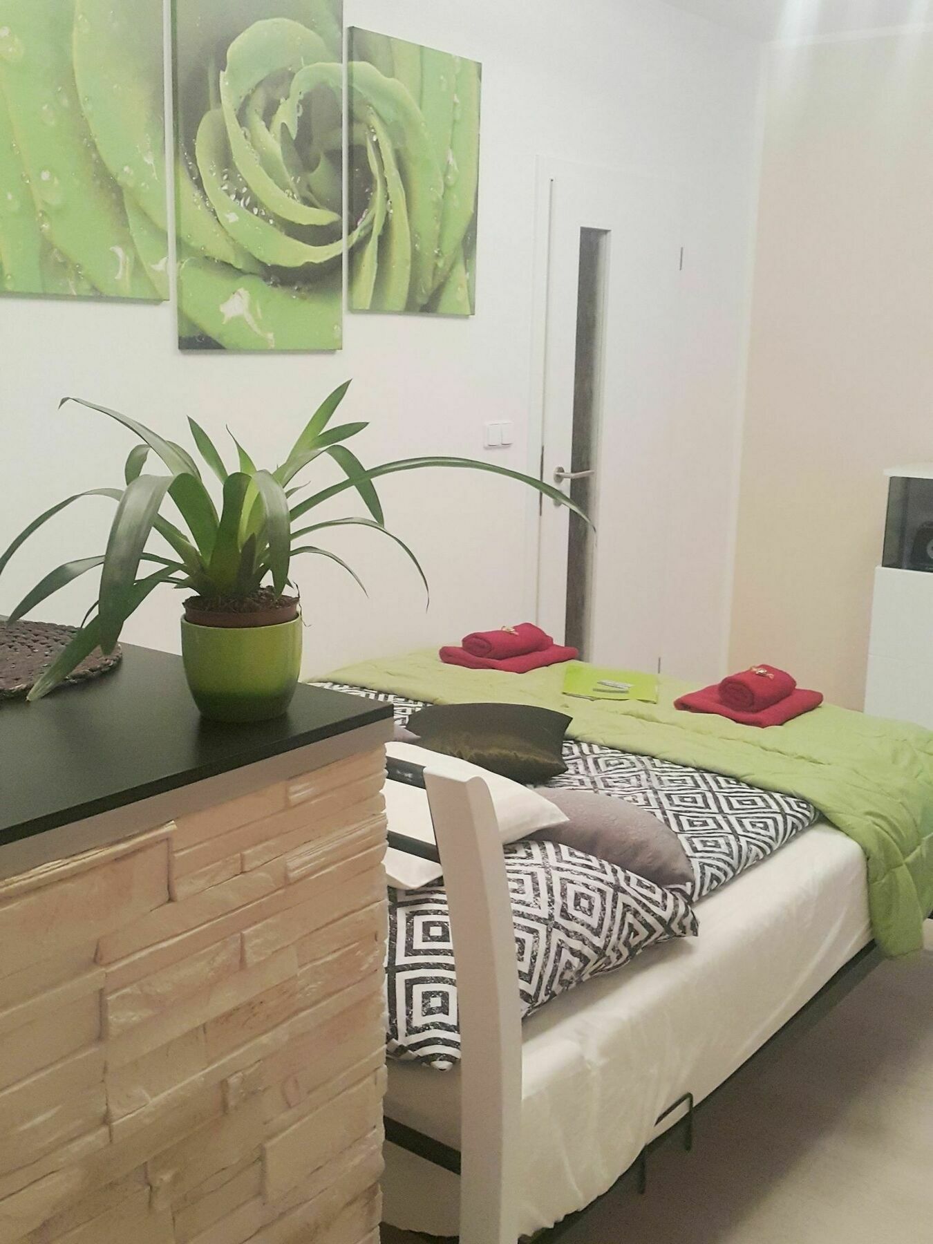 Bastien Studio Near Airport Praha Eksteriør bilde